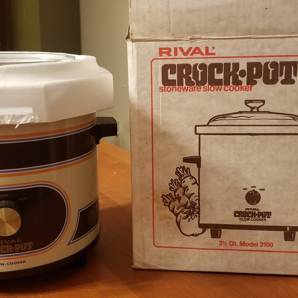 Vintage Rival Crockpot in open box